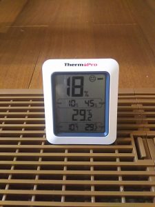 床下からはジンワリと29.2℃の空気が上がって来ます。